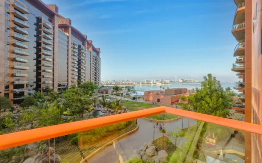 Spacious 1BR | Prime Palm Location | Beach Access